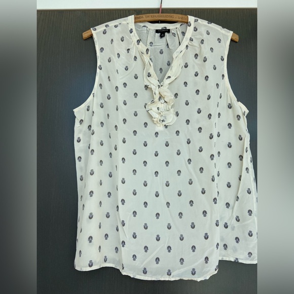 100% Silk TALBOTS Sumptuous Ruffle Front Sleeveless Blouse in Ivory - Picture 2 of 10